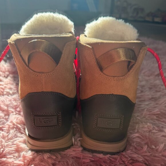 UGG vibram boots dry tech (Size 6) - Picture 5 of 7